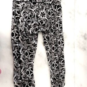 Calia by Carrie Underwood size medium leggings🖤🤍